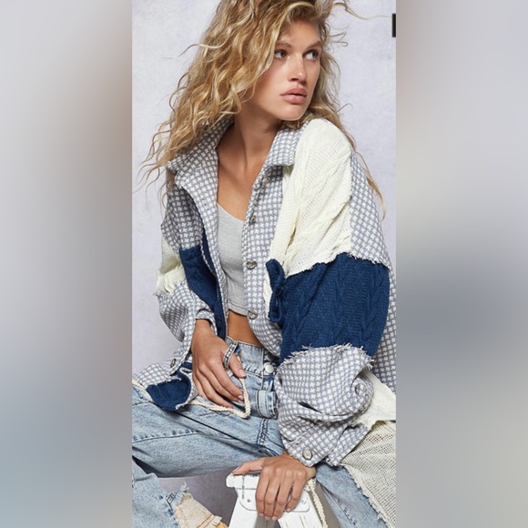 POL long sleeve roomy fit shacket, textured, outseam detailing  Size: Multi - Picture 3 of 5